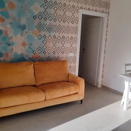 Casa Via Marconi アッセミニ